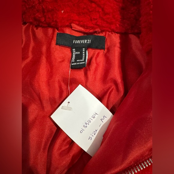 NWT FOREVER 21 CROPPED FAUX SHEARLING
JACKET Medium 11/25 - Picture 7 of 11